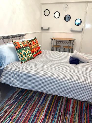 Havering Park Apartment | Penn Gardens Spacious king size room- 3