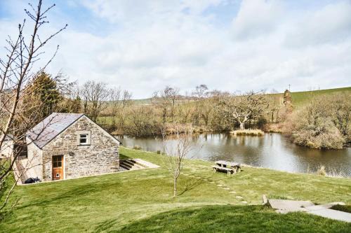 Llanybri House | Penuwch Boathouse - cottage in Wales with indoor pool