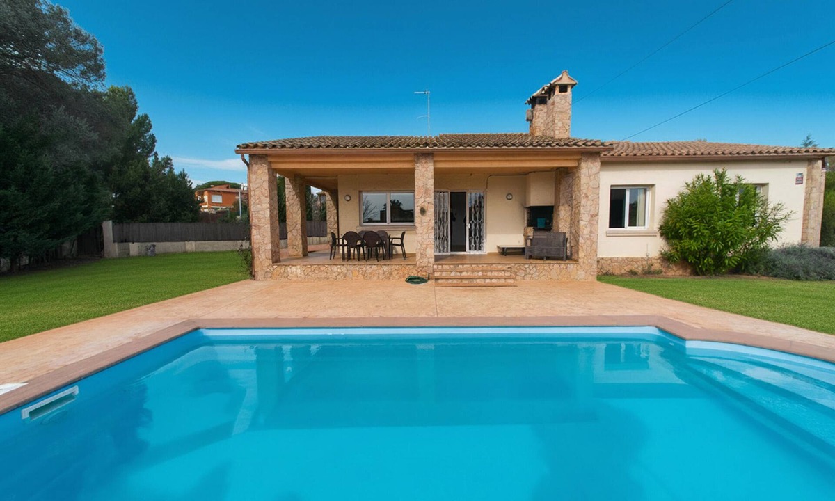 Calonge Ski Chalet | Perfect house in Calonge: Spacious and bright near the sea🌿🏖️