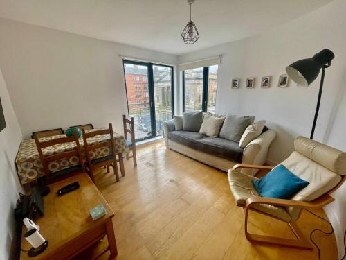 North West Apartment | Perfect Location in Heart of Glasgow West End - Pass the Keys