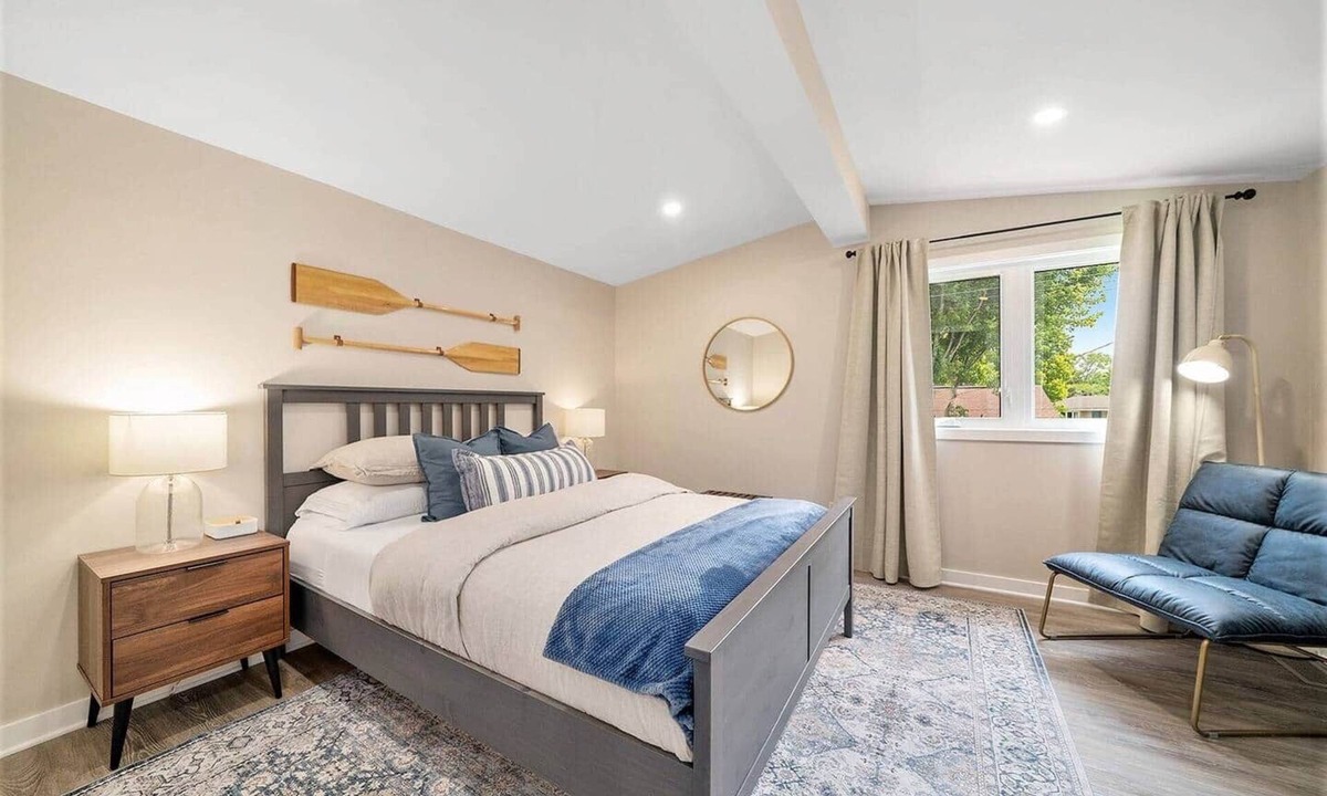 Ottawa Division House | Pet-Friendly 1BR With Office & Fenced Yard