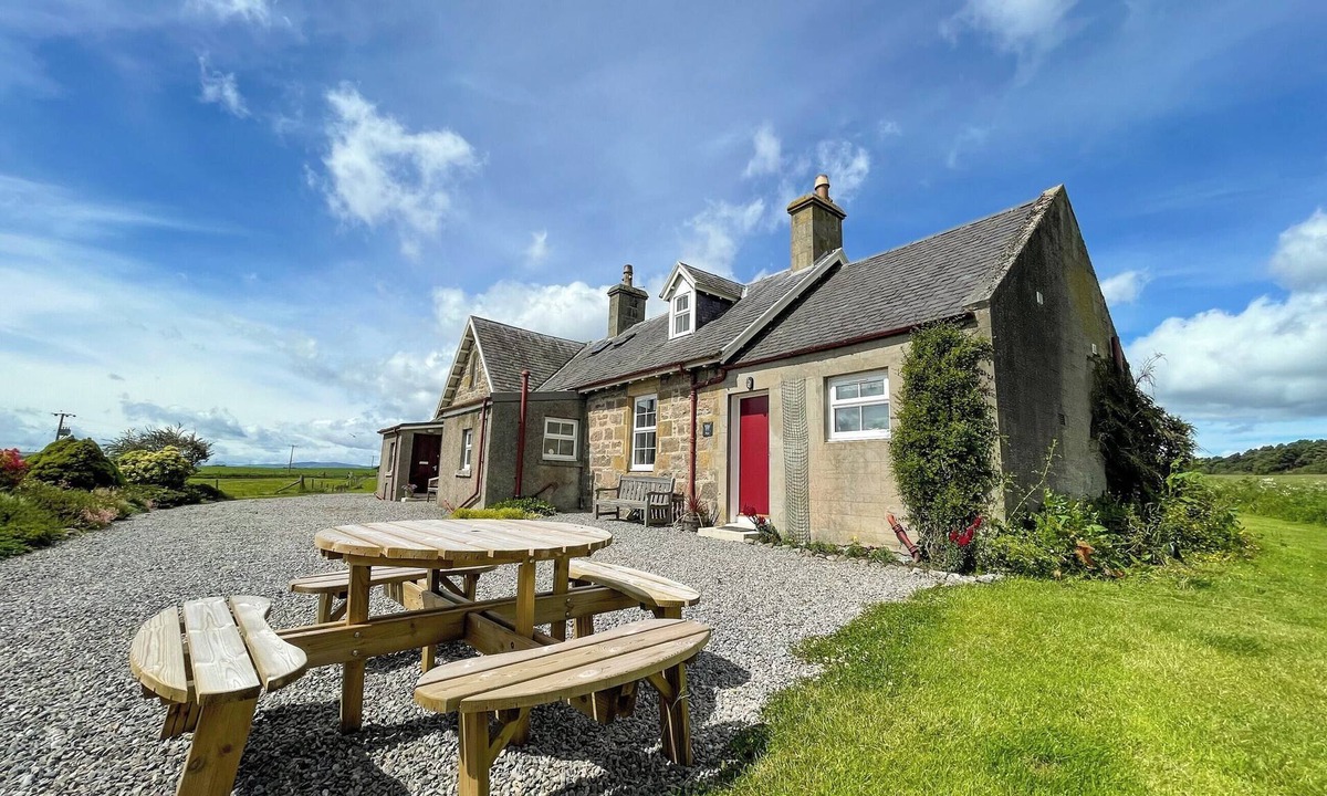 Balloch Cottage | Pine Cottage - UK38990
