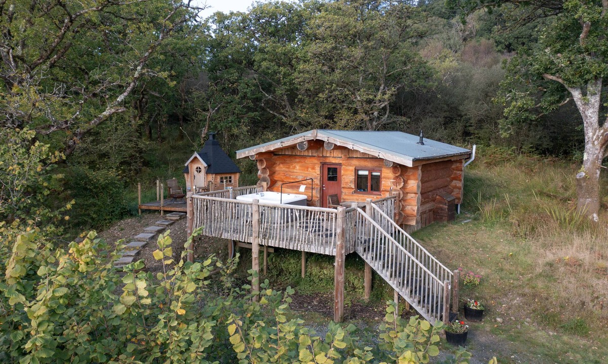 Lochgilphead Cabin | Pine Marten - Spectacular Log Cabin in Argyll