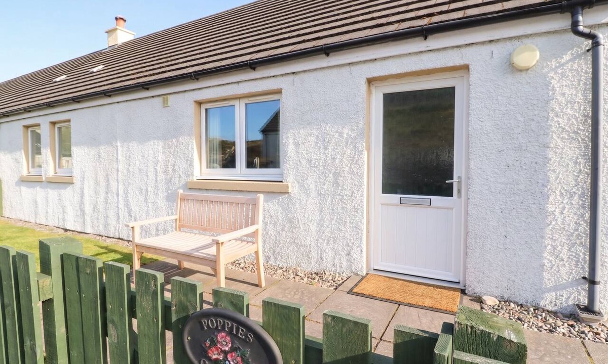 Gruline Cottage | Poppies Cottage