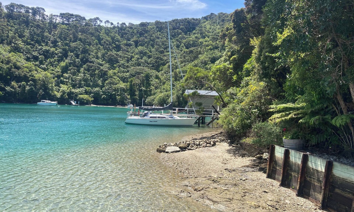 Double Cove Cottage | Portobello a unique a peaceful retreat in Double Cove (boat access only)