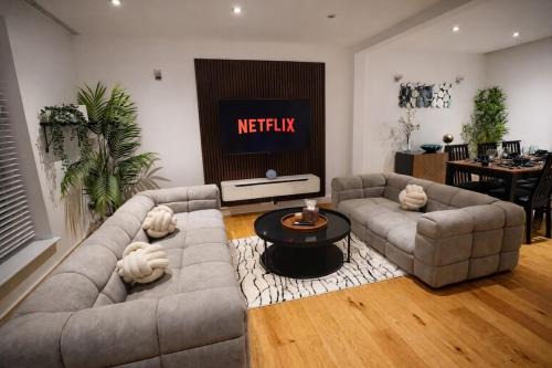 Loughton House | Premium 3BR House - Loughton - by Rent Squared LTD