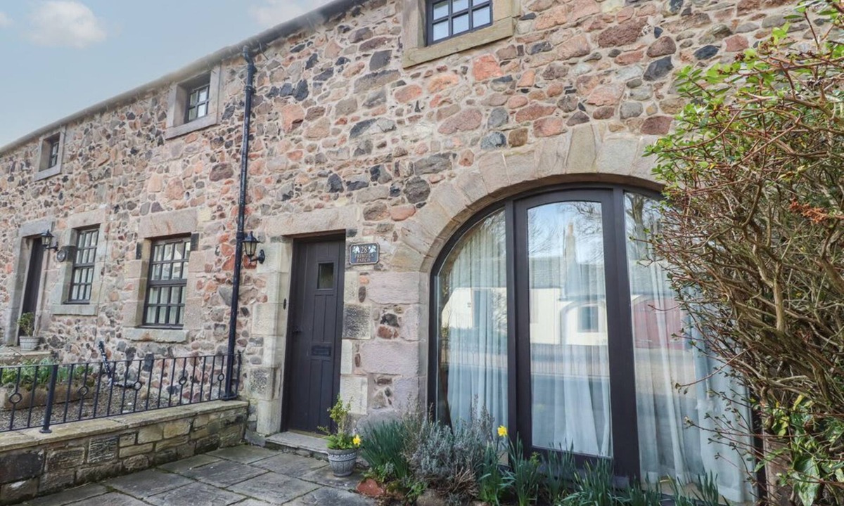 Akeld House | Primula Patch, Wooler