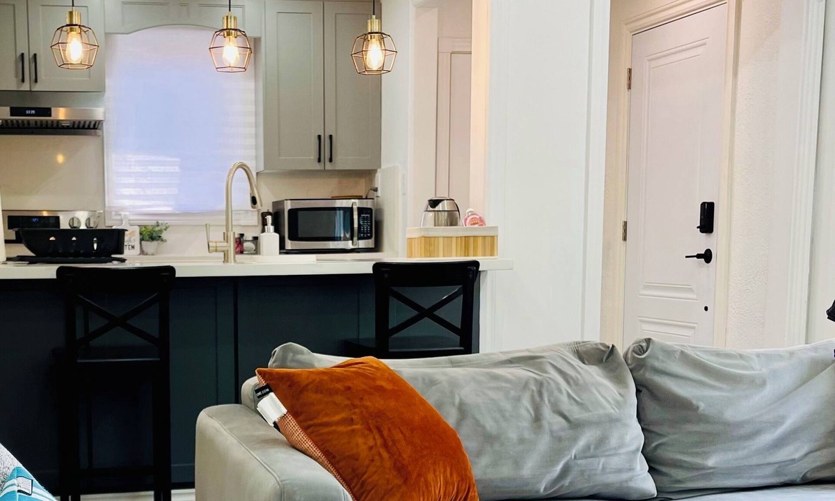 Weston House | Private 3BR Home with Private Backyard, Free Parking & Easy Access to Downtown