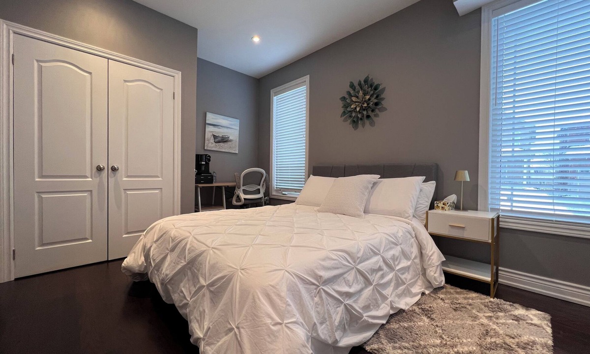 Durham Region House | Private bedroom suite in shared house near Ontario Tech U in North Oshawa