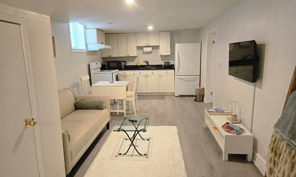 Pickering Apartment | Private Entrance, Lower suite, 1 bedroom, exclusively yours, nice neighborhood