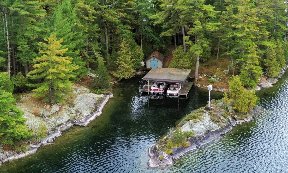 Leeds and the Thousand Islands Cottage | Private Family Island Retreat on Charleston Lake