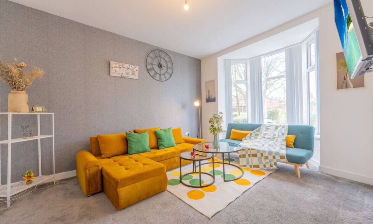 Rochdale House | Private hot tub, cinema room and games space for group stays
