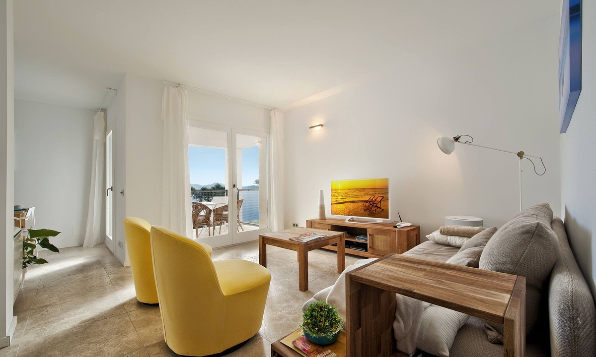 Puerto de Pollensa Apartment | Puerto De Pollensa: Luxury Apartment on the beach