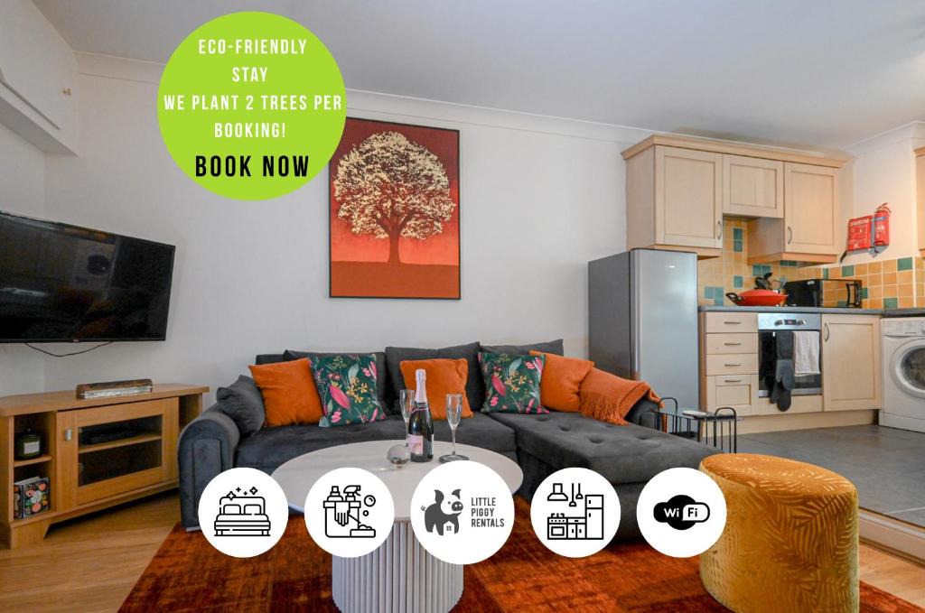 Stansted Apartment | Quiet Premium Stansted Apartment in Central Location with WiFi and Desk