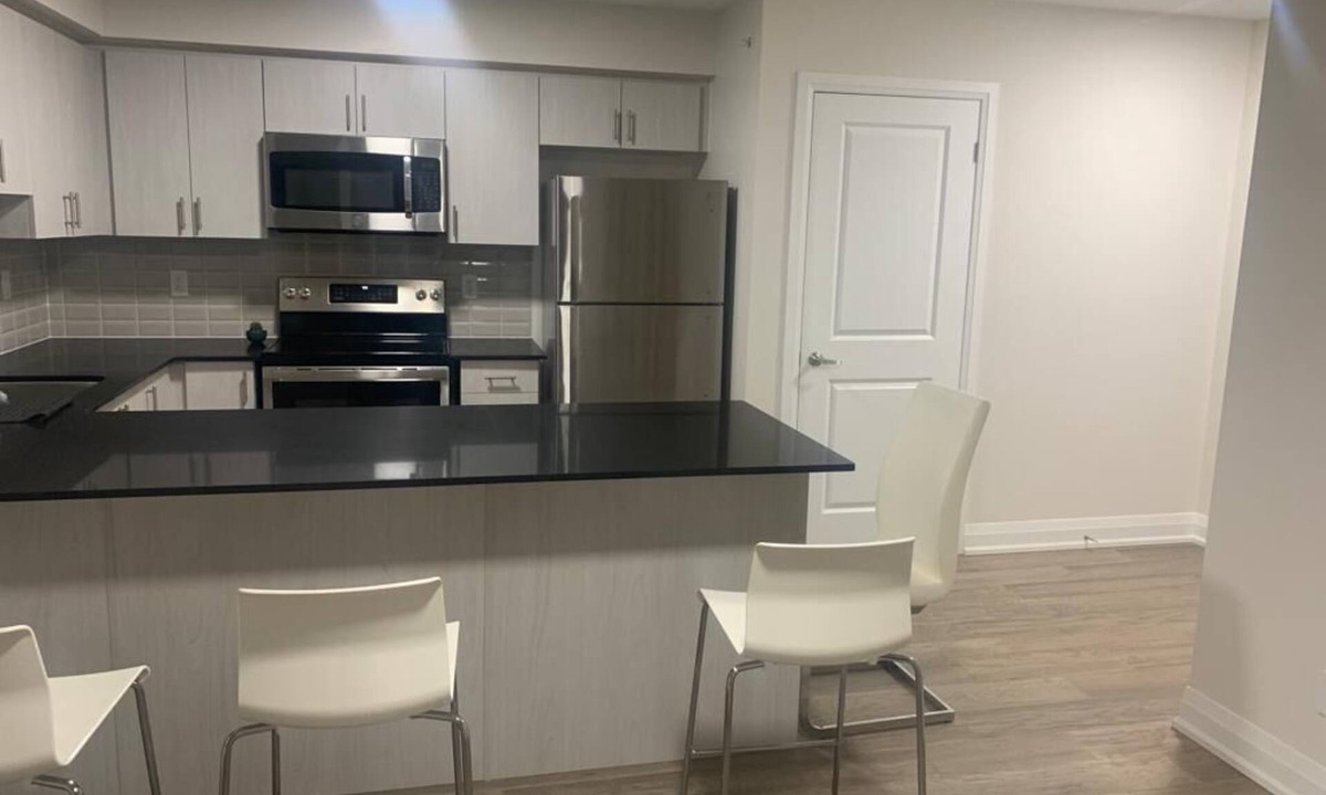 Old East York Apartment | Quite and clean spot at the heart of Greek Town