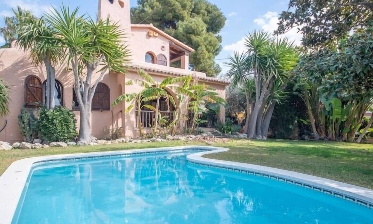 Segur de Calafell Villa | R84 Villa con Piscina y pista de Tenis