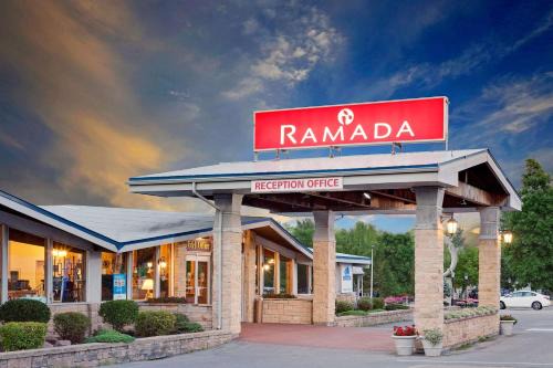Gananoque Hotel | Ramada by Wyndham 1000 Islands Gananoque