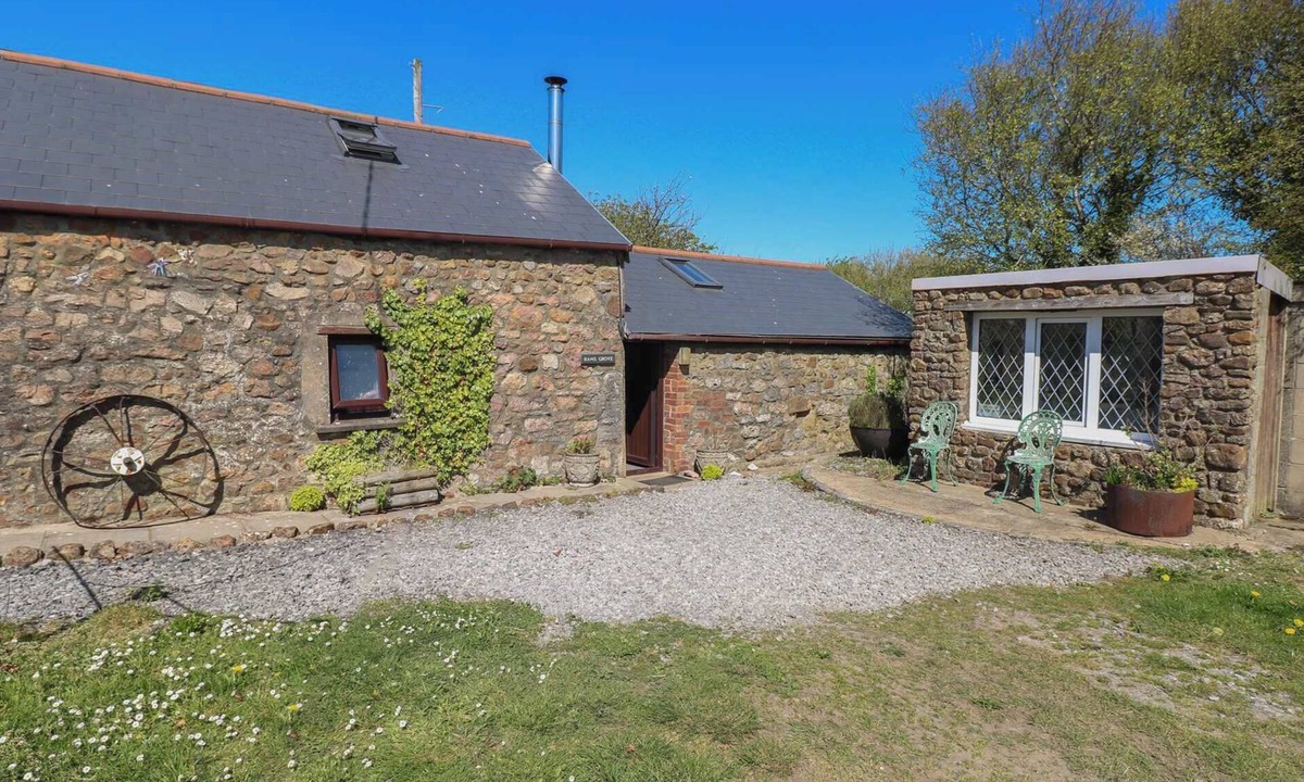Crynant Cabin | Ramsgrove, Port Eynon