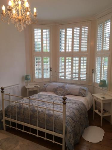 Douglas Bed & Breakfast | Raymonds