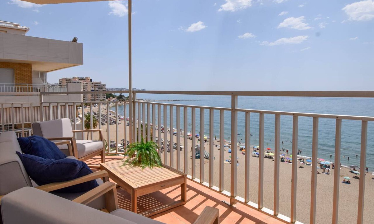 Torreblanca Apartment | Ref: 200 Beachfront apartment with pool and stunning sea views