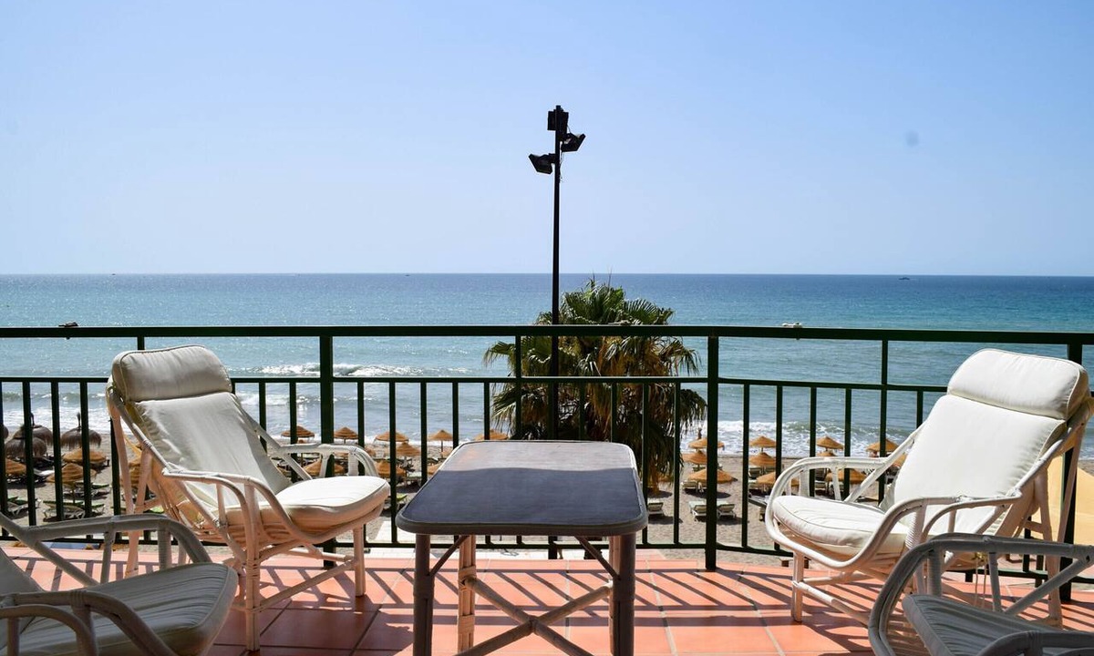 Torreblanca Apartment | Ref: 326 Beach front apartment on the promenade with beautiful sea view