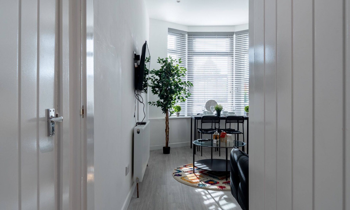 Bailleston Apartment | Refreshing Modern Apartment in Glasgow