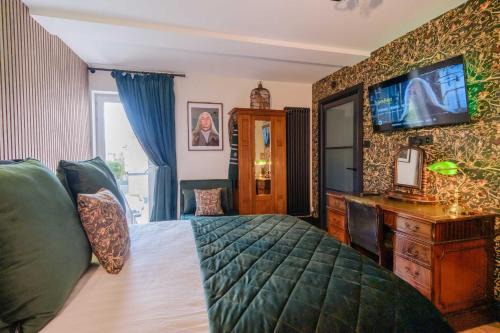 Watford House | Ricky Road Guest House