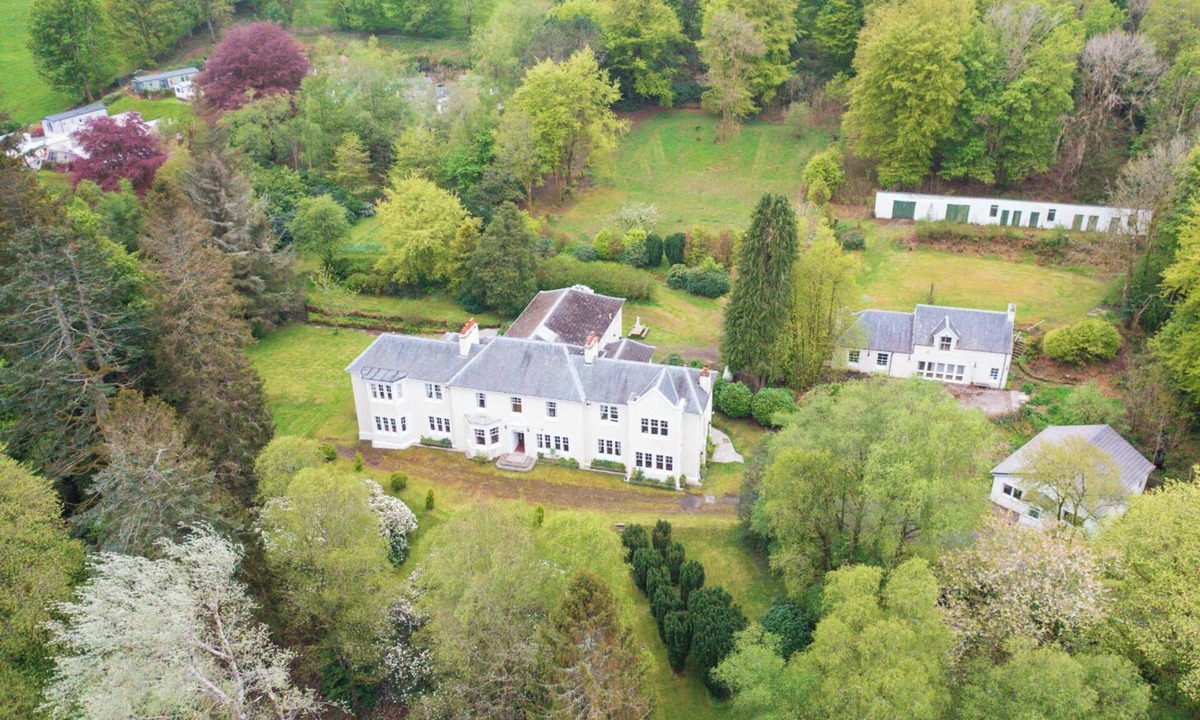 Girvan House | RnB - The Coach House - Ev Charger option
