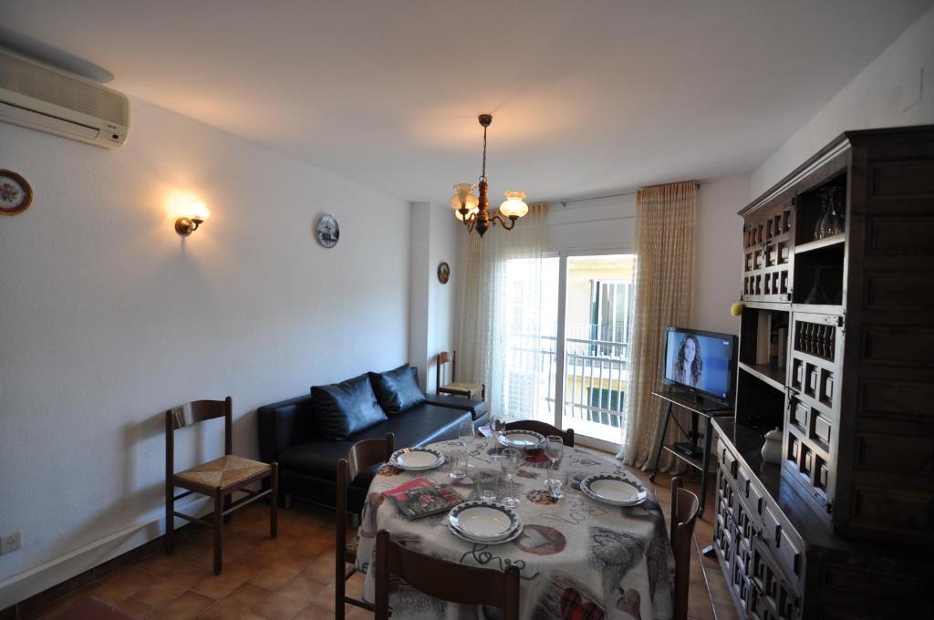 Roses Town Center Apartment | RNET - Madrid 11 - Roses Centro