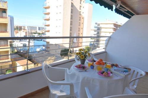 Santa Margarida Apartment | RNET - Puerto Simona 22 - Roses Costa Brava