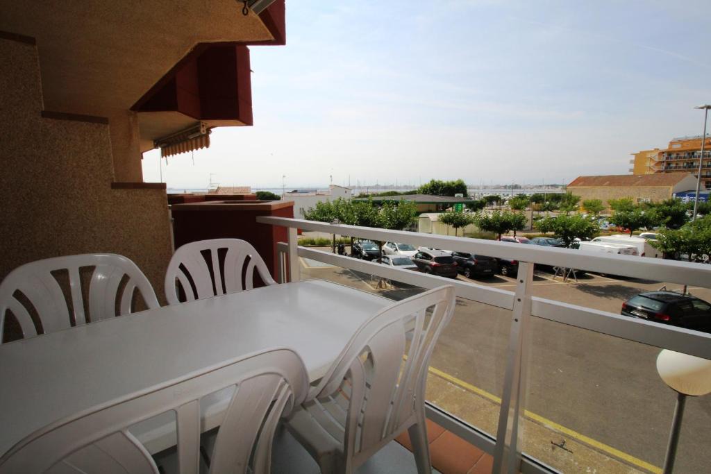 Roses Town Center Apartment | ROC MAR 6 1B - Apartamento cerca del centro y de la playa - terraza con pequeñas vistas al puerto