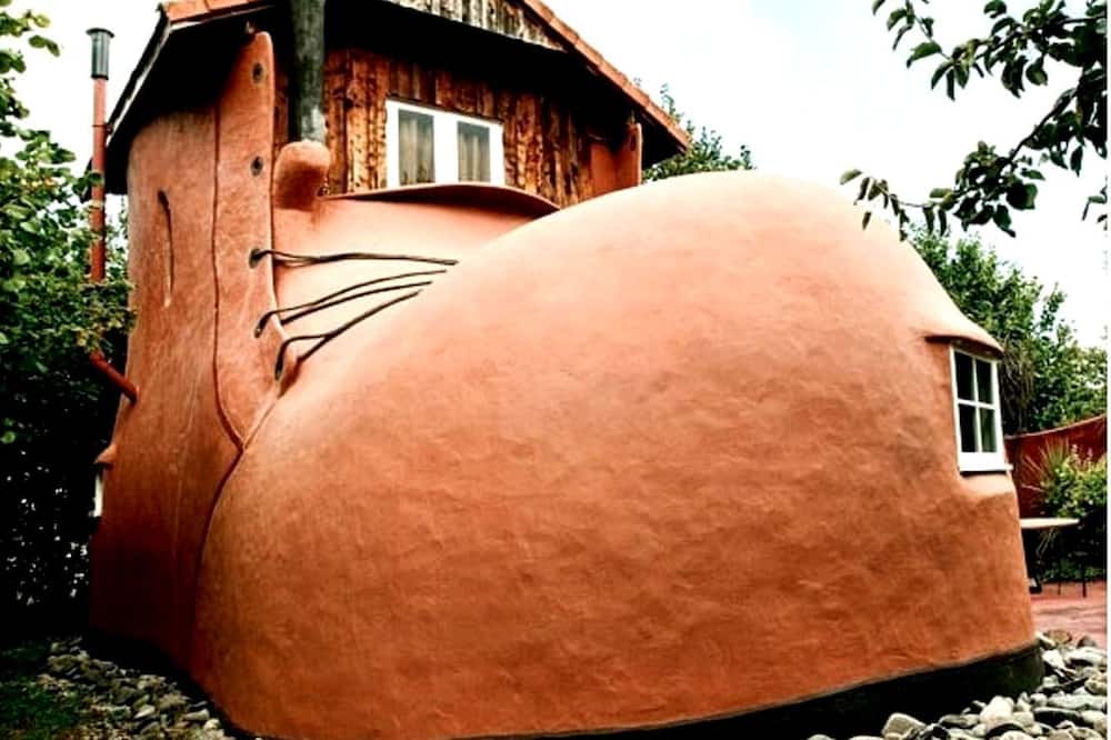 Tasman House | Romantic Fairytale Boot Shaped Cabin, New Zealand