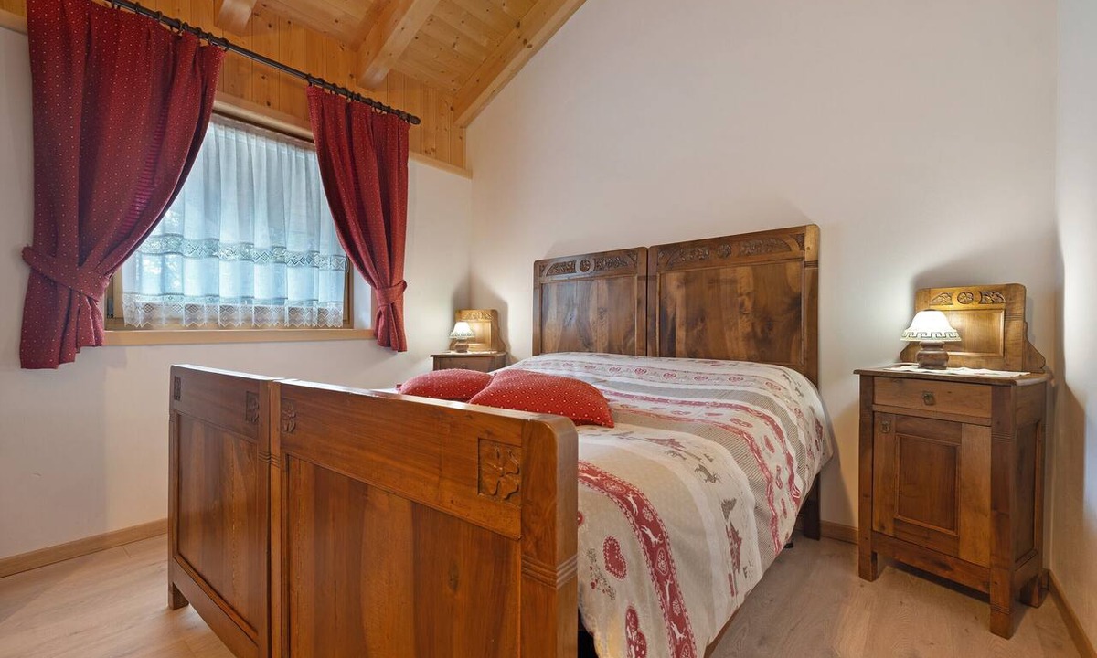 Caderzone Terme Apartment | Room 'Camera Doppia Comunicante Nonni' with Mountain View, Shared Garden and Wi-Fi