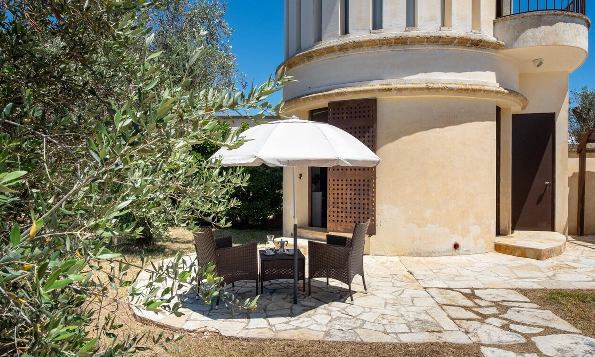 Nardo Apartment | Room 'Residenze Uliveto - Residence 11' with Private Terrace and Air Conditioning