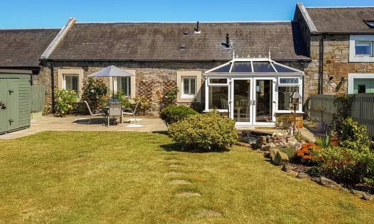 Rosyth House | Rose Cottage at The Steadings