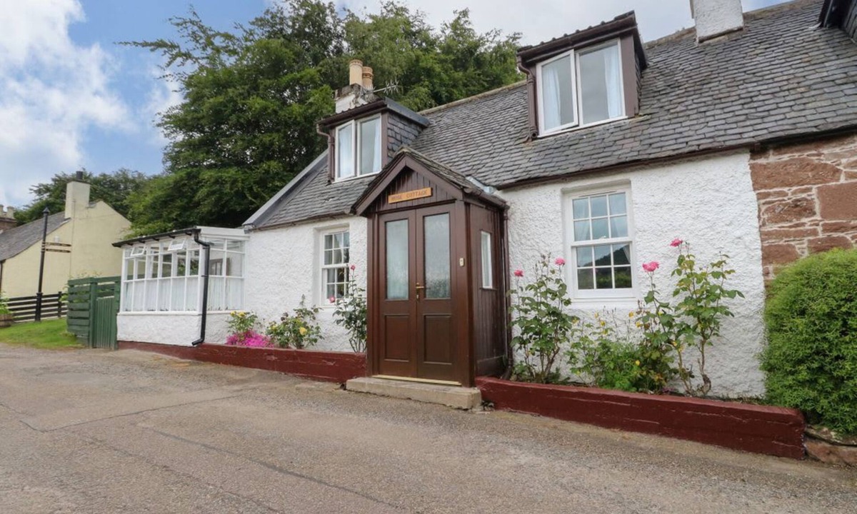 Strathpeffer Cottage | Rose Cottage, in Strathpeffer.