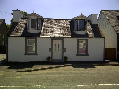 Carsphairn House | RoSE COTTAGE THREE BEDROOM HOUSE WITH PARKING Summer Special