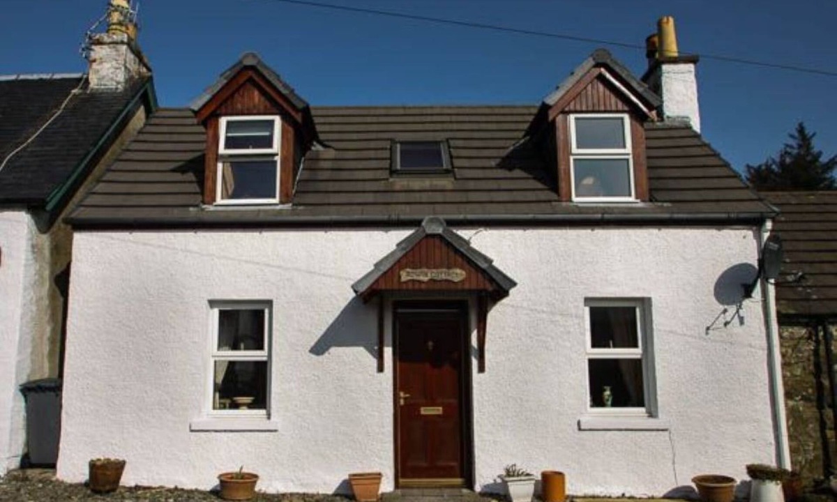 Salen Cottage | Rowan cottage self catering, centrally situated for exploring the Isle of Mull
