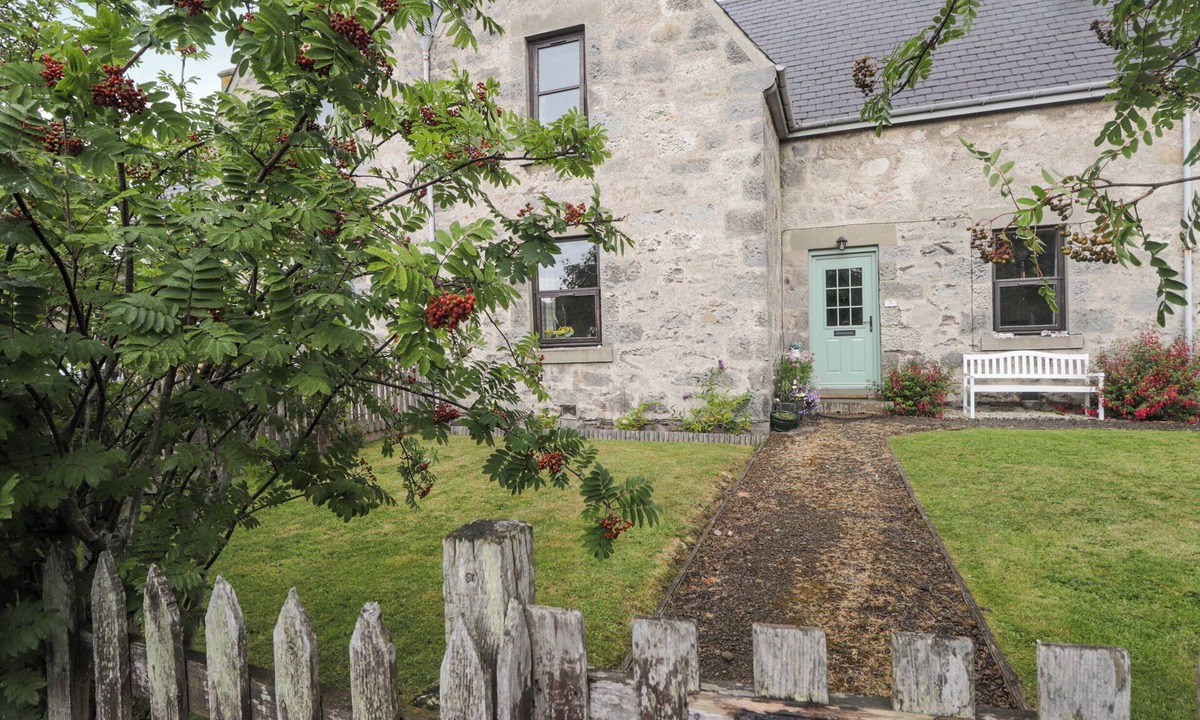Brora Cottage | Rowan Tree House