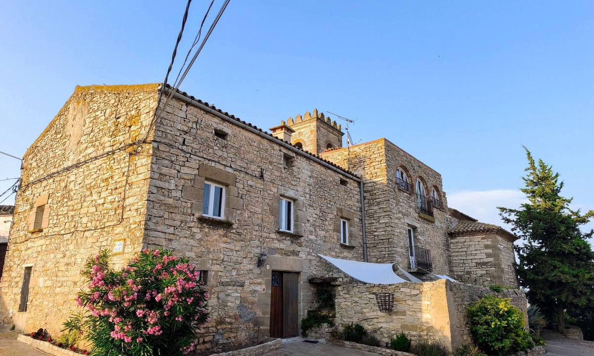 Sant Guim de la Plana House | Rural House 'La Rectoria De Vicfred' with Mountain Views, Wi-Fi and Air Conditioning
