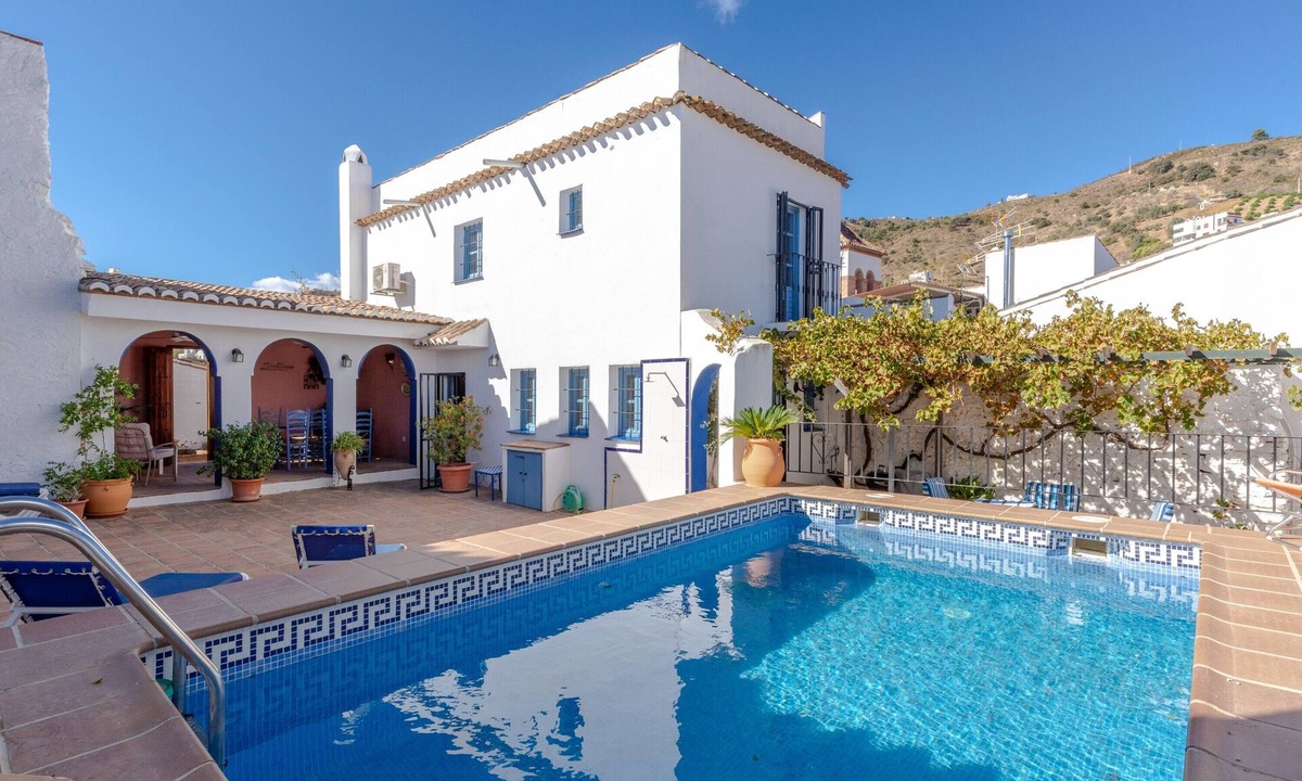 Moclinejo House | "Rural Village with Amazing Views Cottage" with Mountain Views, Private Pool, A/C & Wi-Fi