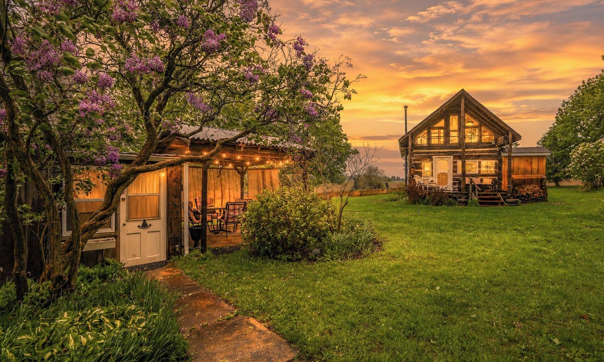 Central Huron Cabin | Rustic Cabin/Cottage for family/friends getaway!. Peace, Quiet, Country