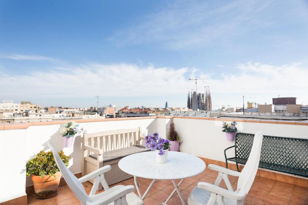 el Camp d'en Grassot i Gracia Nova Apartment | S4D Sagrada Familia Views - Napols