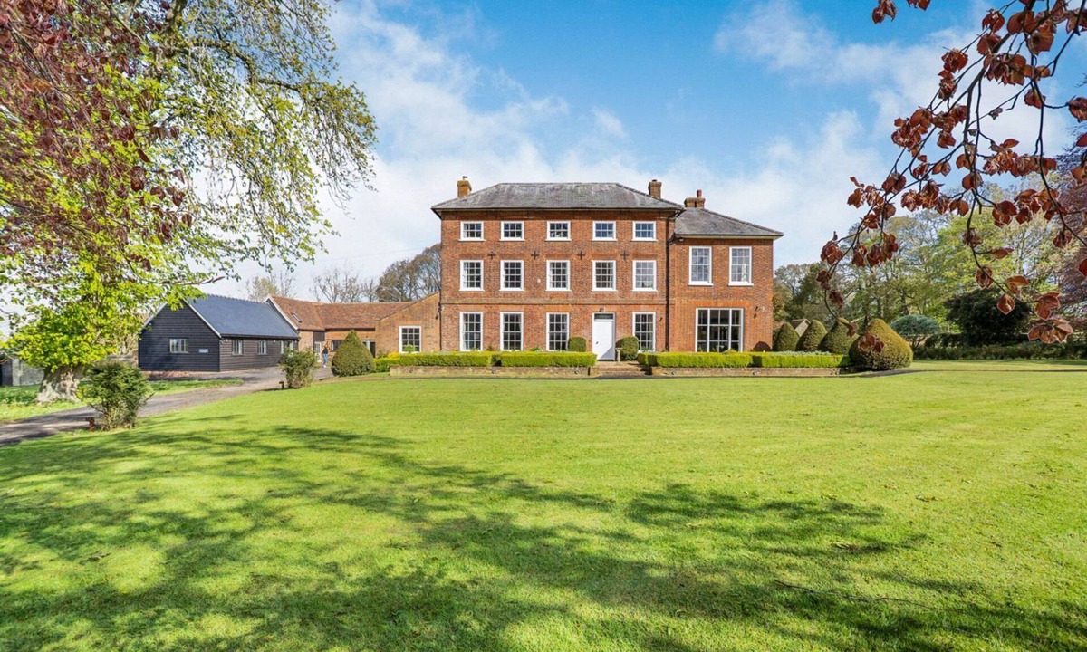 Buntingford Villa | Sandon Manor - Seven Bedroom Villa, Sleeps 16