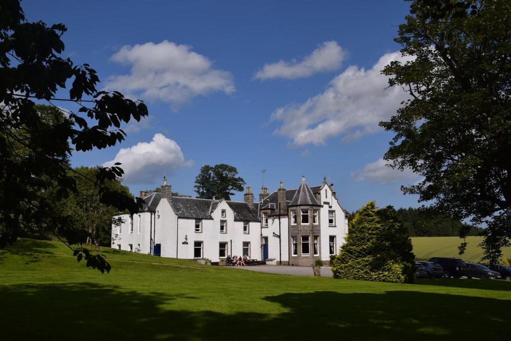 Old Deer Hotel | Saplinbrae Hotel and Lodges