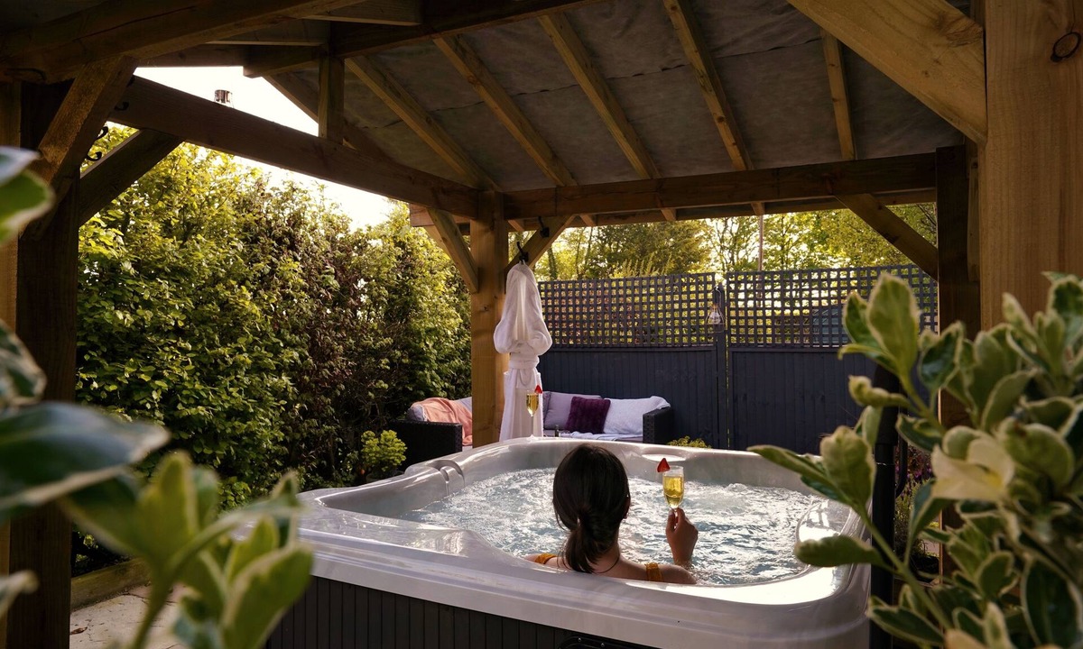 Workington Cottage | Scenery Hill Hideaways | Lake District Hot Tub Retreat & BBQ Hut
