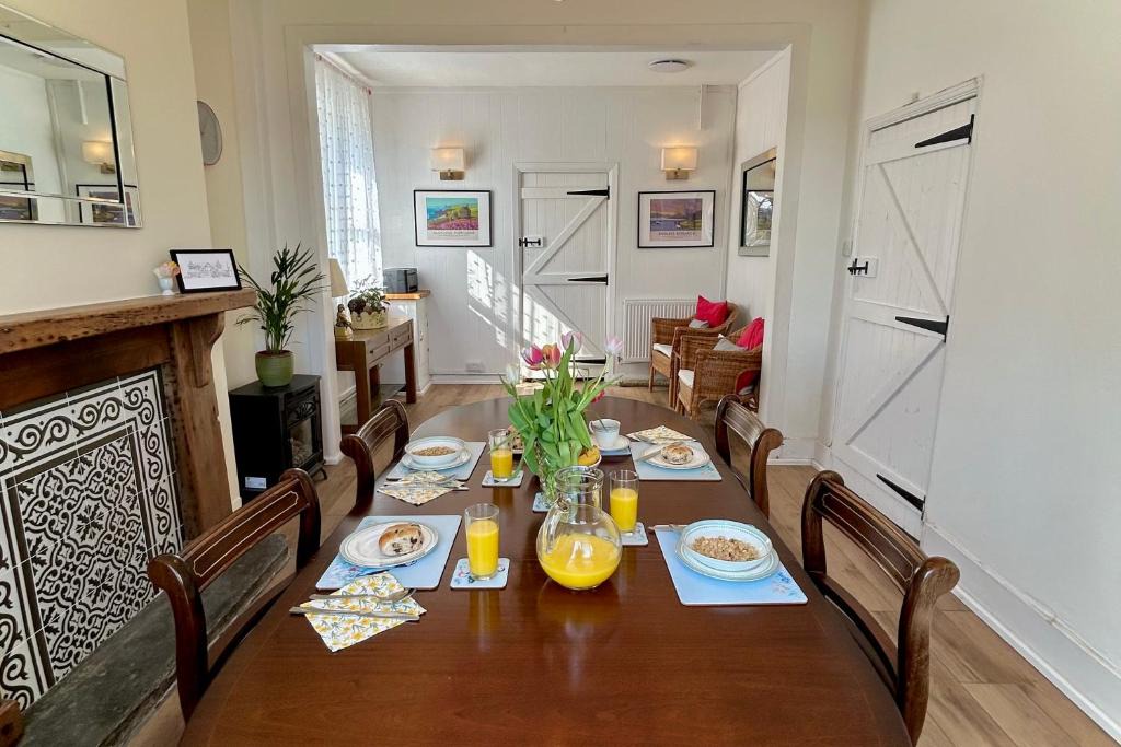 Neyland House | Scenic Pembrokeshire Cottage