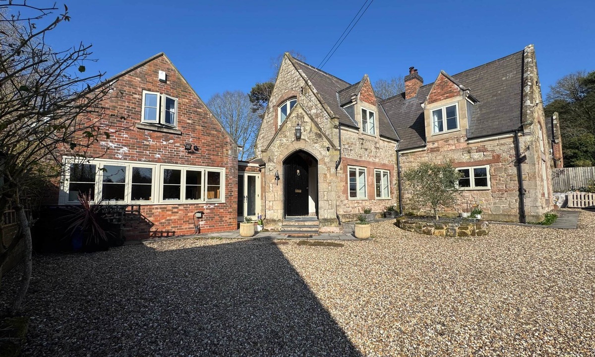 Cosford Apartment | School House Annexe – private spacious apartment