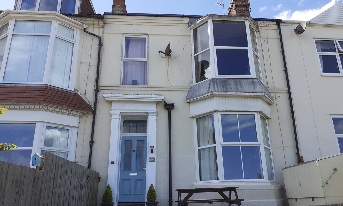 Hornsea Cottage | SEA FRONT APARTMENT, pet friendly, country holiday cottage in Hornsea
