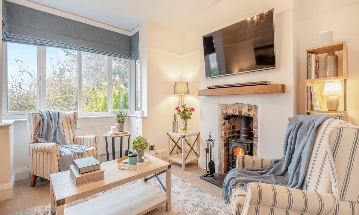 Poole Cottage | Sea Whispers Cottage